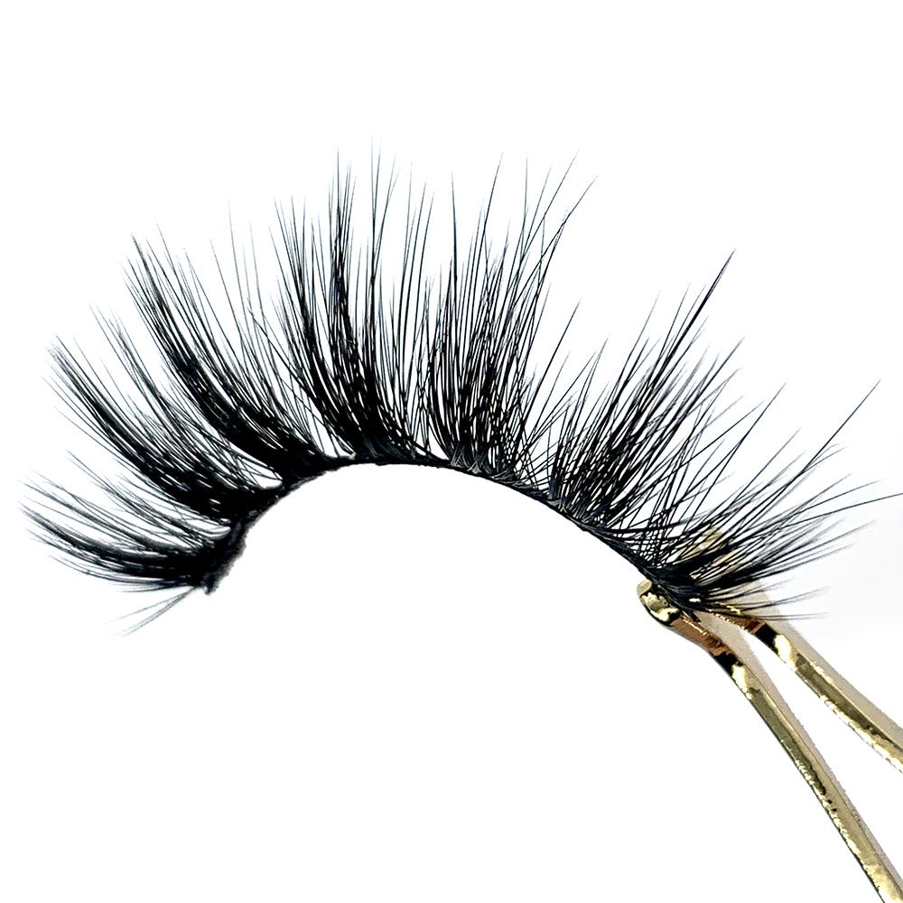 xmas .........SPECIAL  OFFER  Love Ali XX Pick and Mix - Any 2 Lashes, Clear Liner & Lash Applicators £15.00