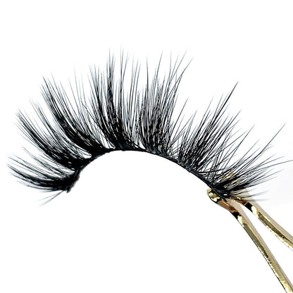 xmas .........SPECIAL  OFFER  Love Ali XX Pick and Mix - Any 2 Lashes, Clear Liner & Lash Applicators £15.00